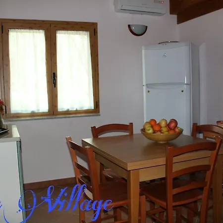 Iris Village Κάμπινγκ *