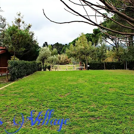 Κάμπινγκ Iris Village