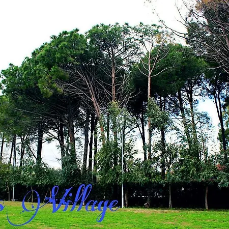 Κάμπινγκ Iris Village *