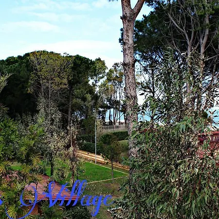 Iris Village Camping *