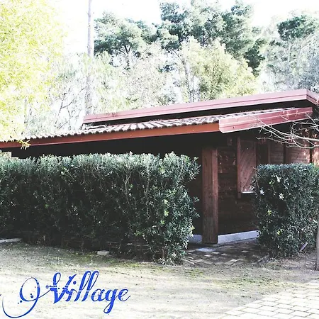 Κάμπινγκ Iris Village *